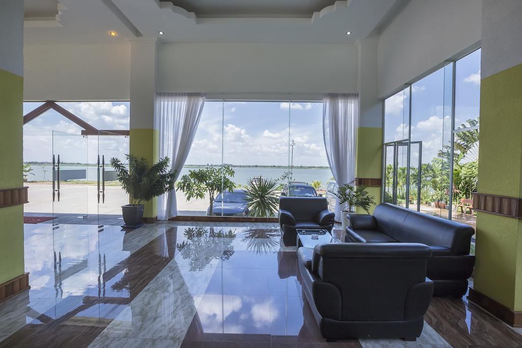 High Sky Hotel Phnom Penh Exterior foto